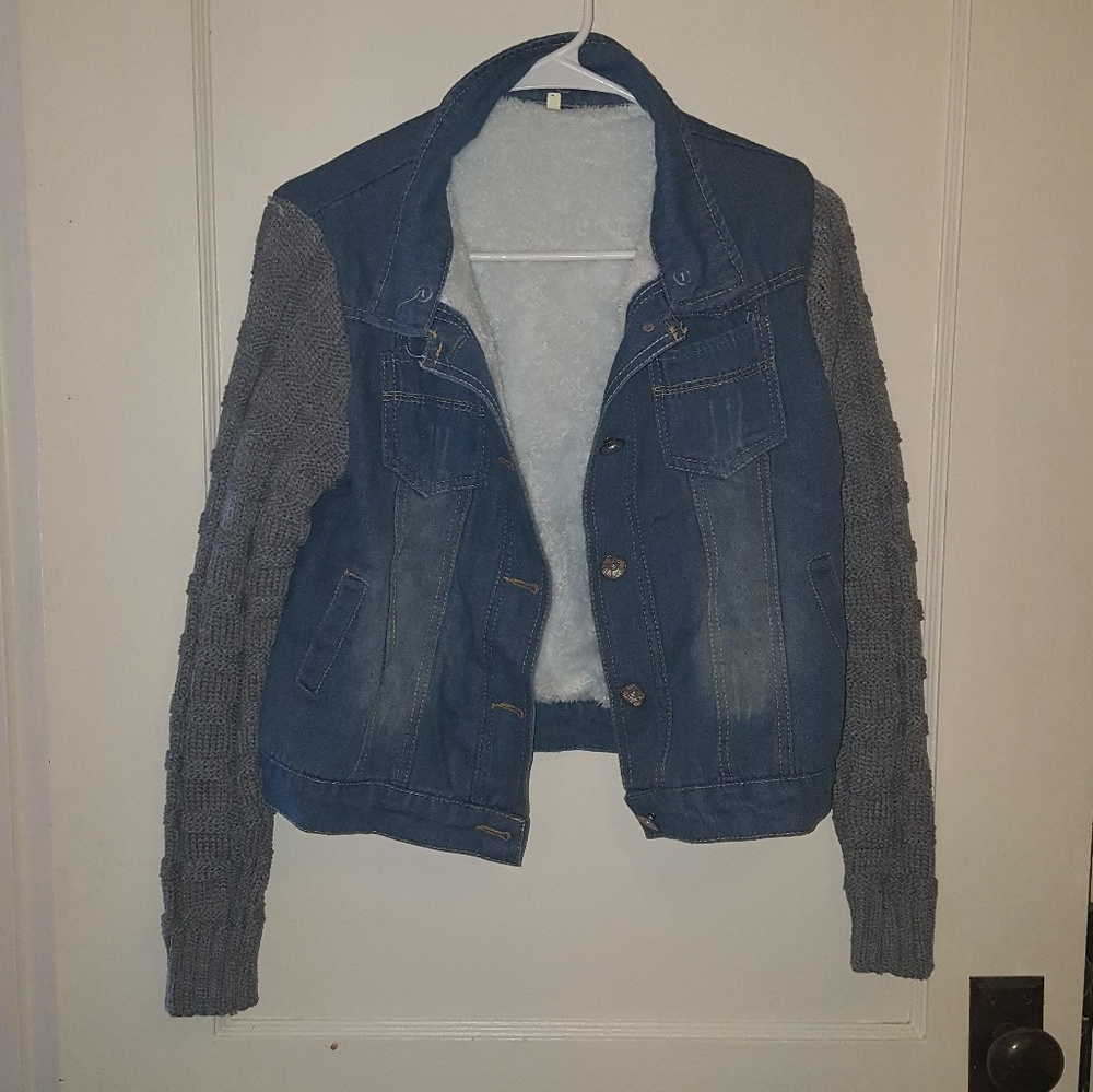 🦉🦉🦉Jean jacket with knit sleeves